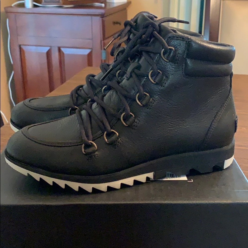 SOREL Harlow Lace Bootie in Black - Picture 9 of 10